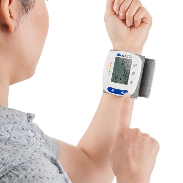 https://www.bannertherapy.com/wp-content/uploads/2019/04/mabis-wrist-blood-pressure-monitor-02.jpg